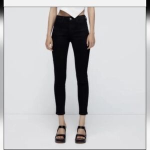 Must-Have Zara Basic Z1975 Black Skinny Ankle Jeans Size 4